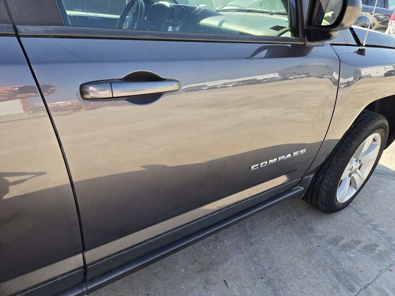 Vehicle/251177_08.jpg