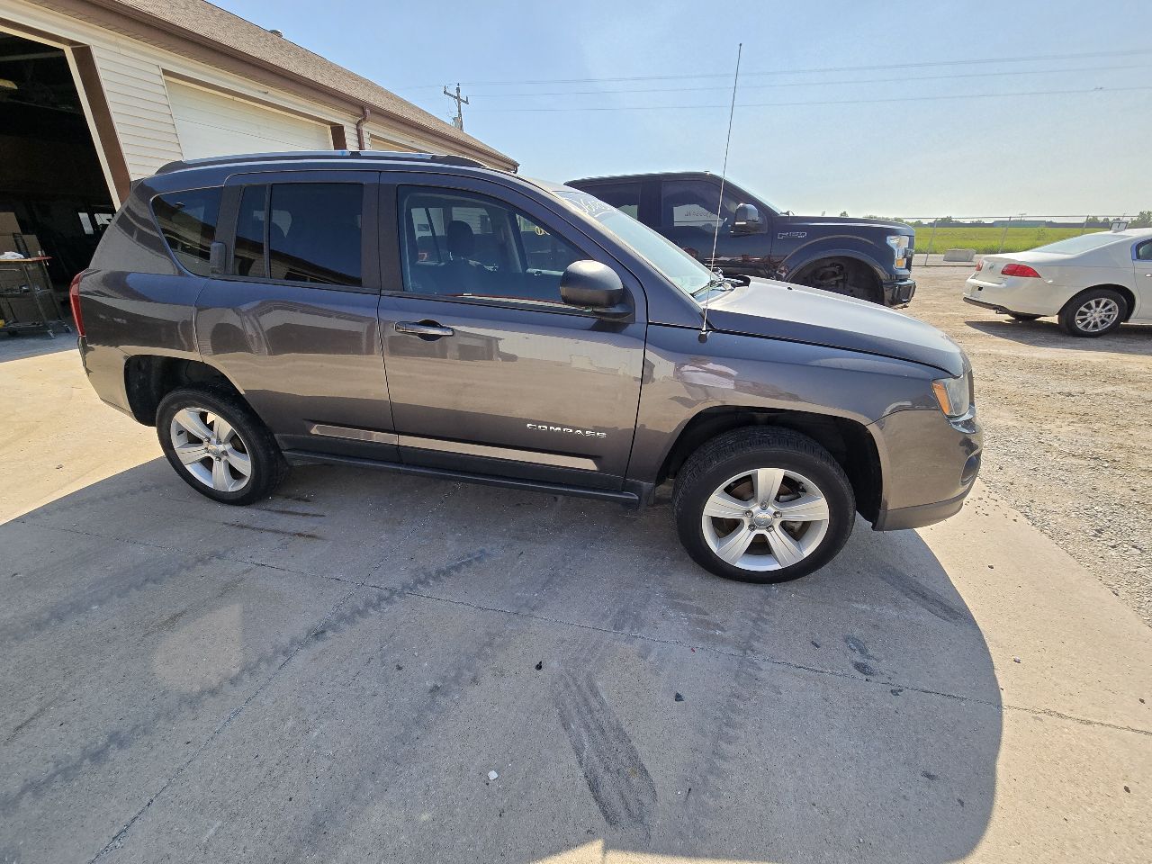 Vehicle/251177_10.jpg
