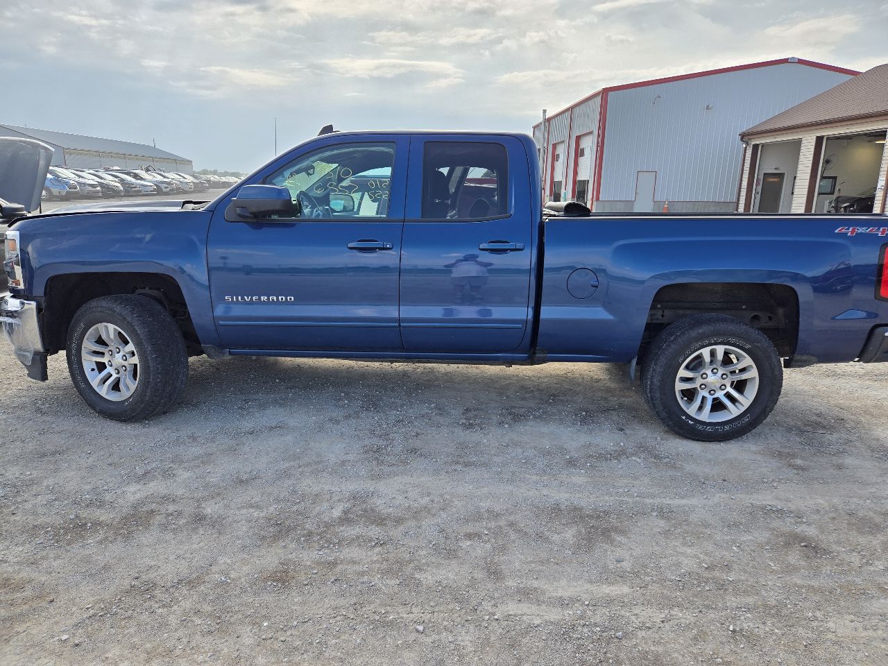 Vehicle/251192_06.jpg