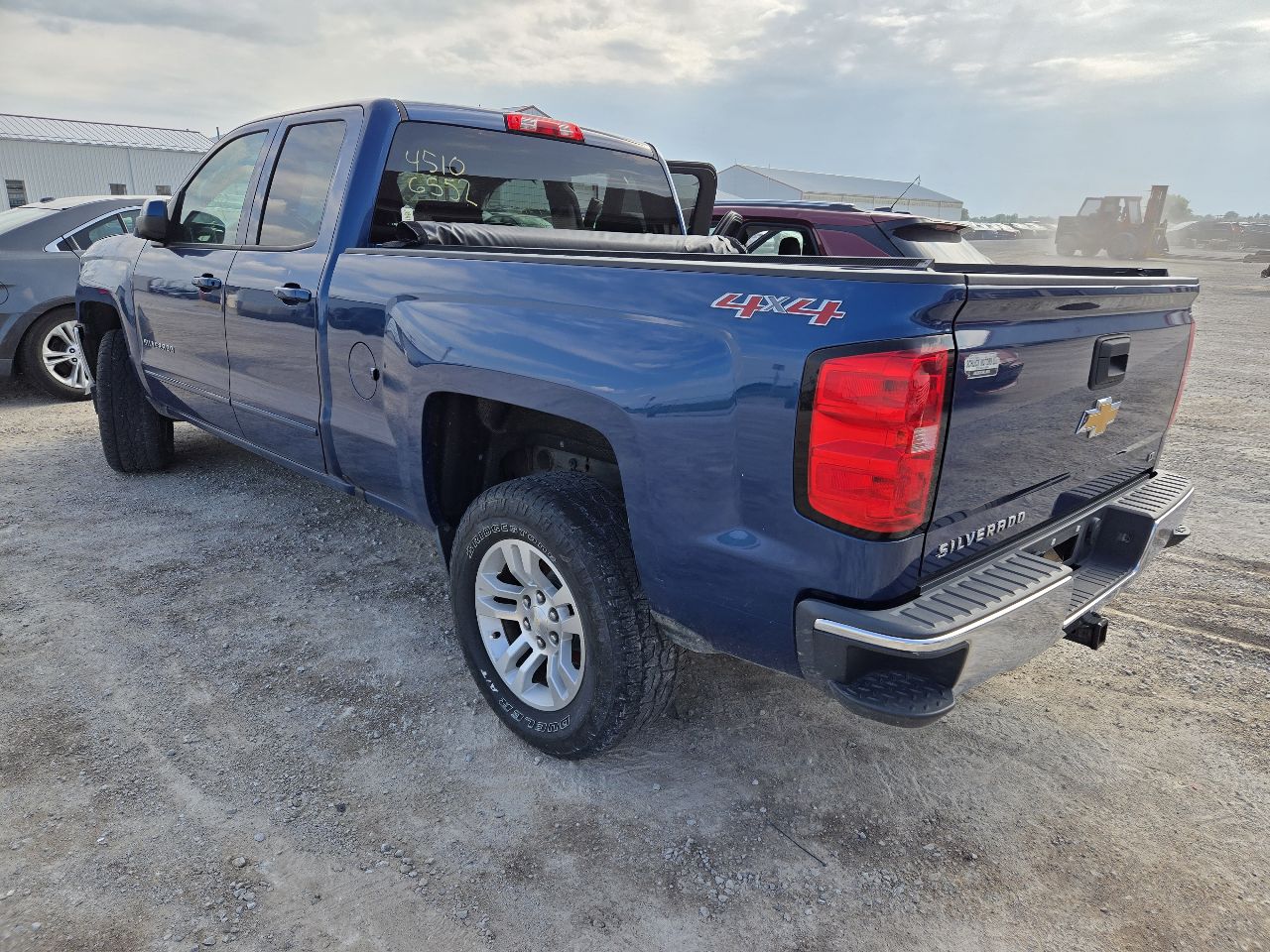 Vehicle/251192_07.jpg
