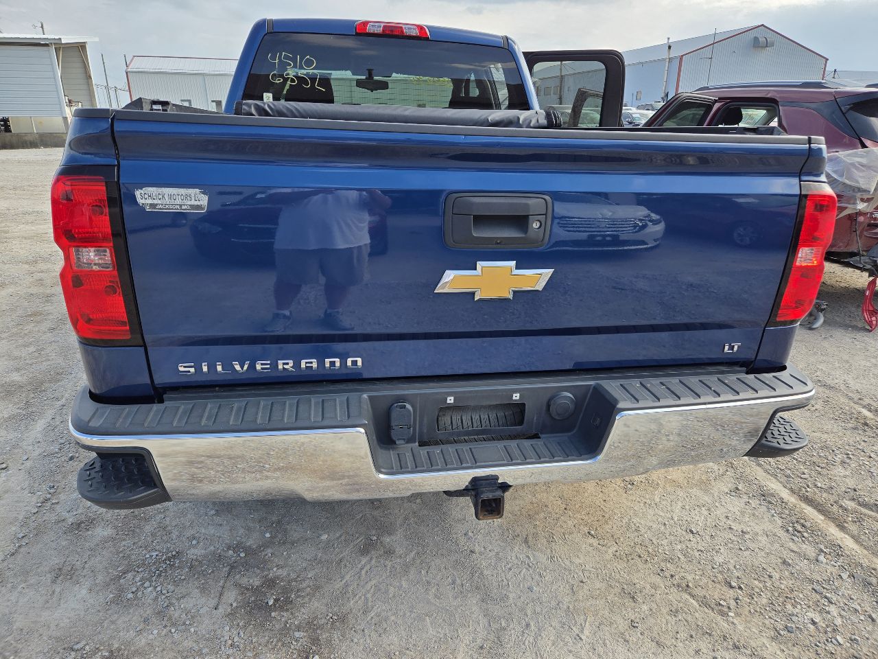 Vehicle/251192_08.jpg