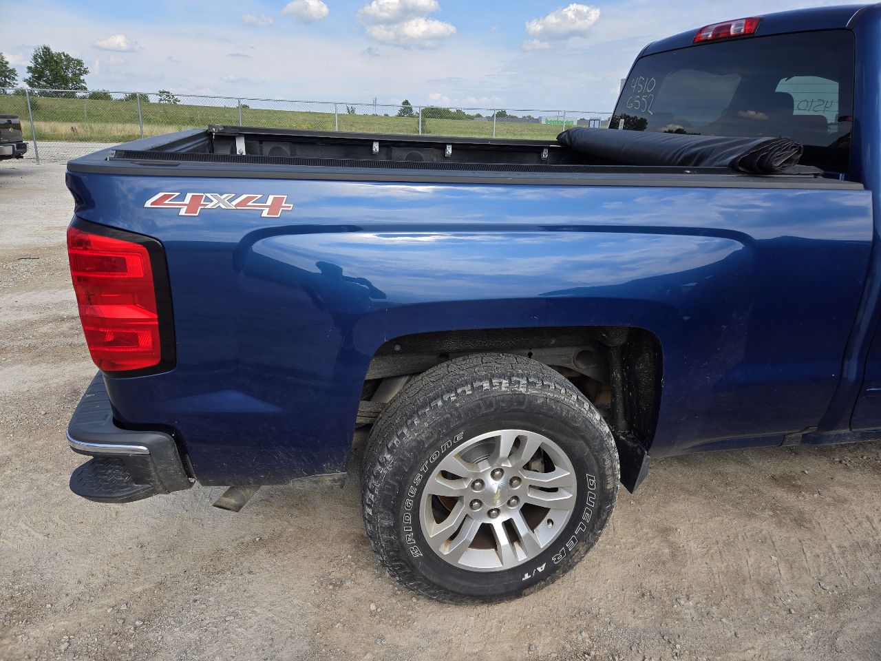 Vehicle/251192_10.jpg