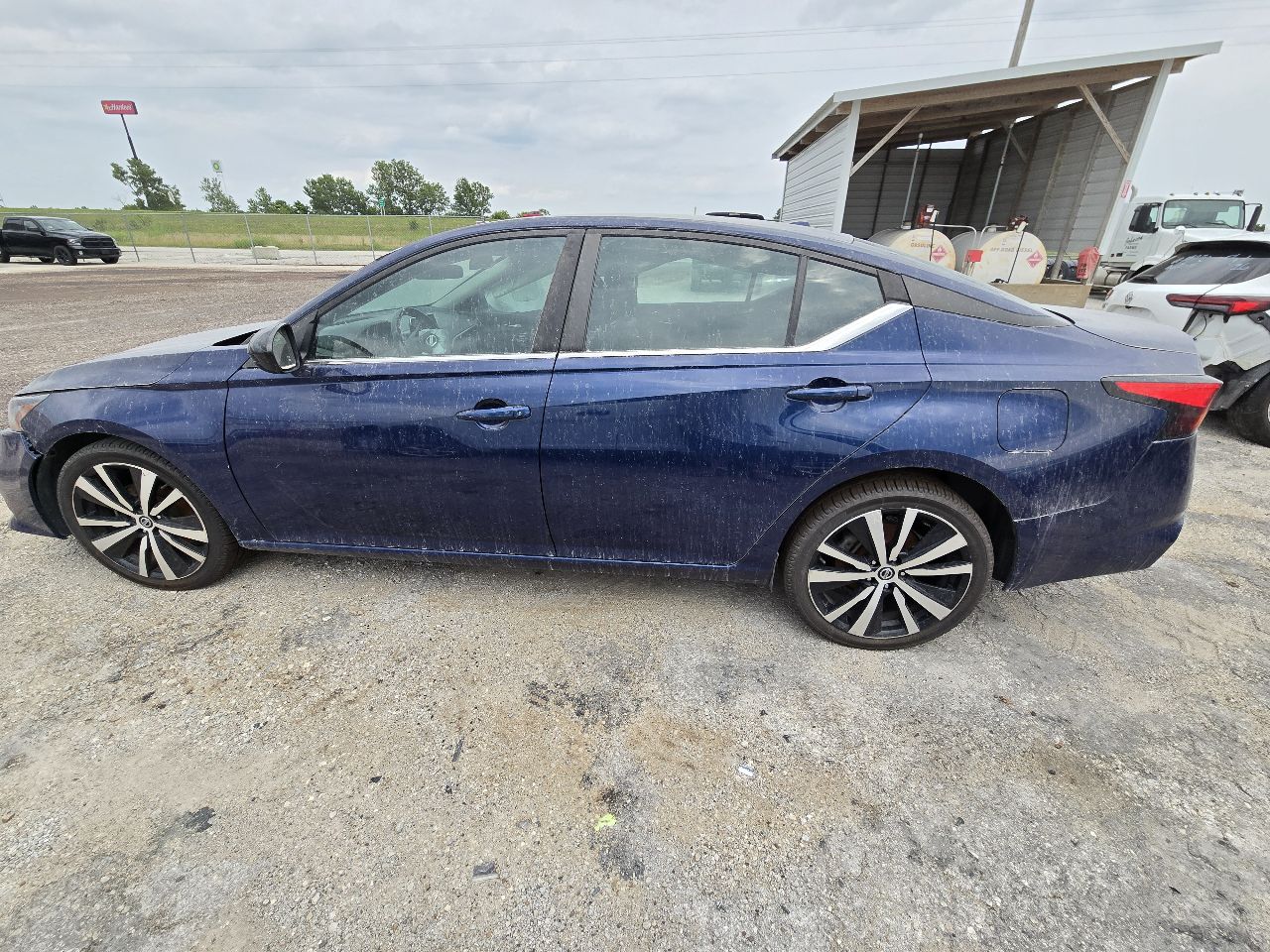 Vehicle/251241_05.jpg