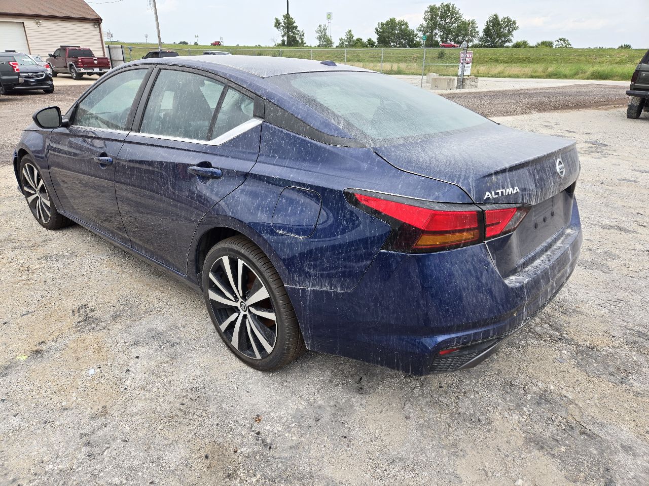 Vehicle/251241_06.jpg