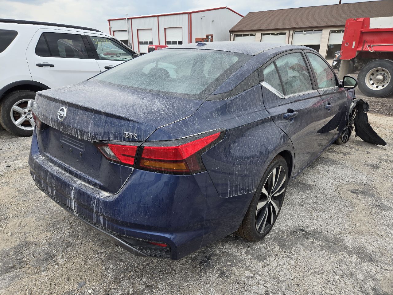 Vehicle/251241_08.jpg