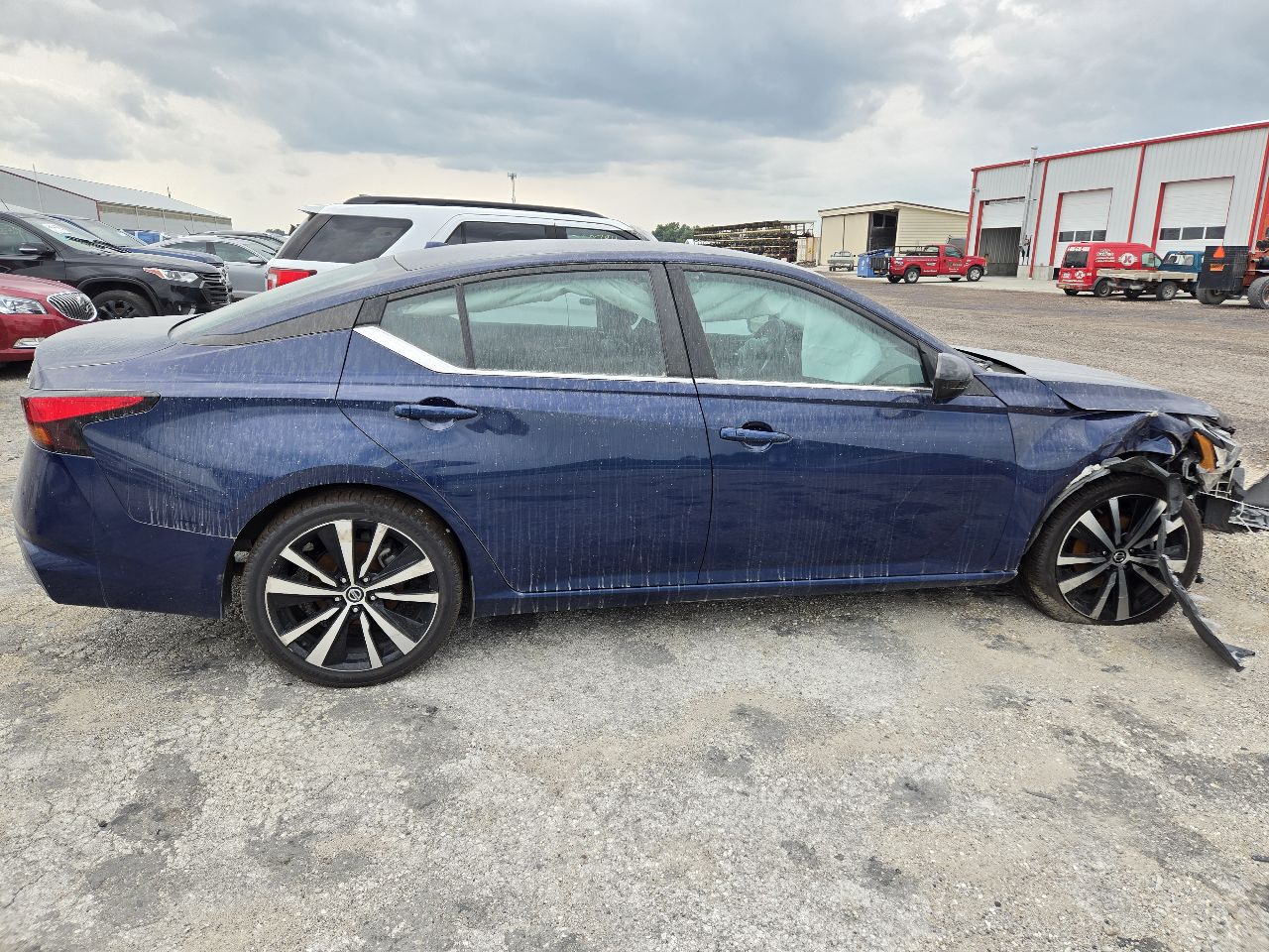 Vehicle/251241_11.jpg