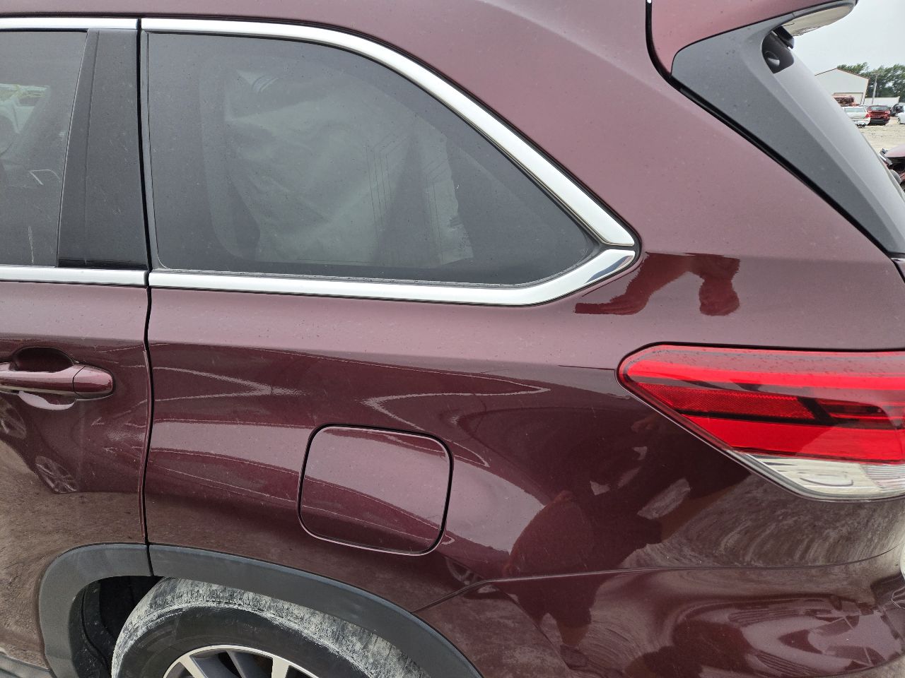 Vehicle/251244_04.jpg