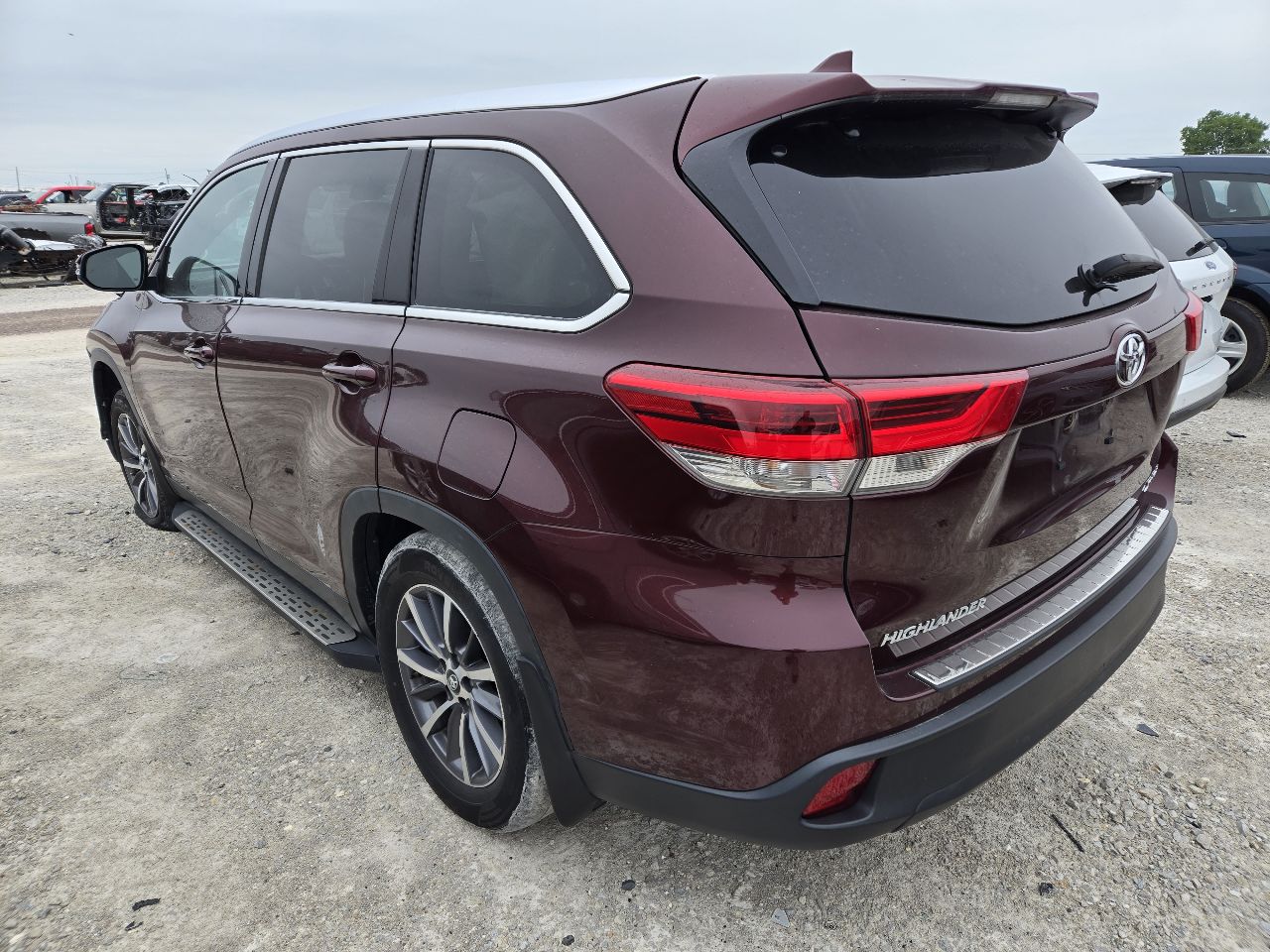 Vehicle/251244_06.jpg