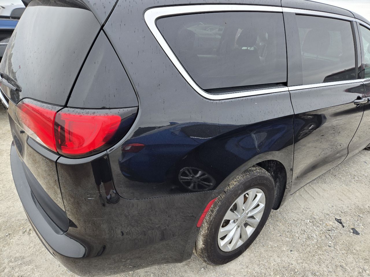 https://f005.backblazeb2.com/file/img-partshotlines-com/Inventory/EX441/Vehicle/251247_09.jpg