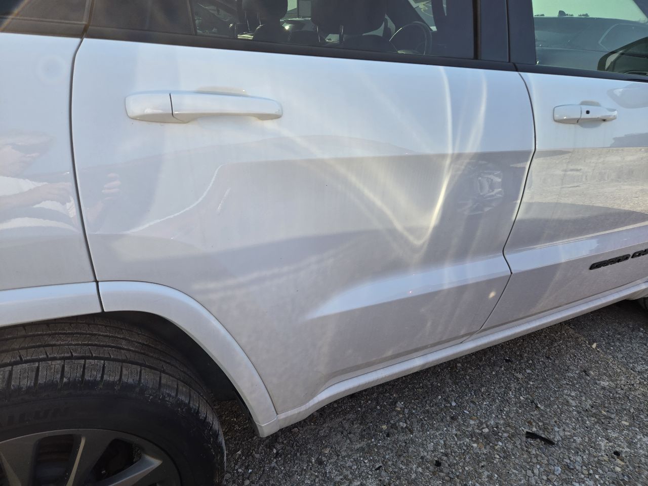 Vehicle/251248_08.jpg