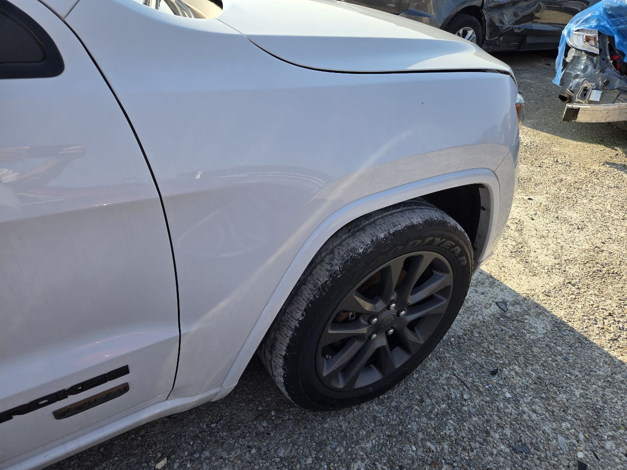 Vehicle/251248_10.jpg