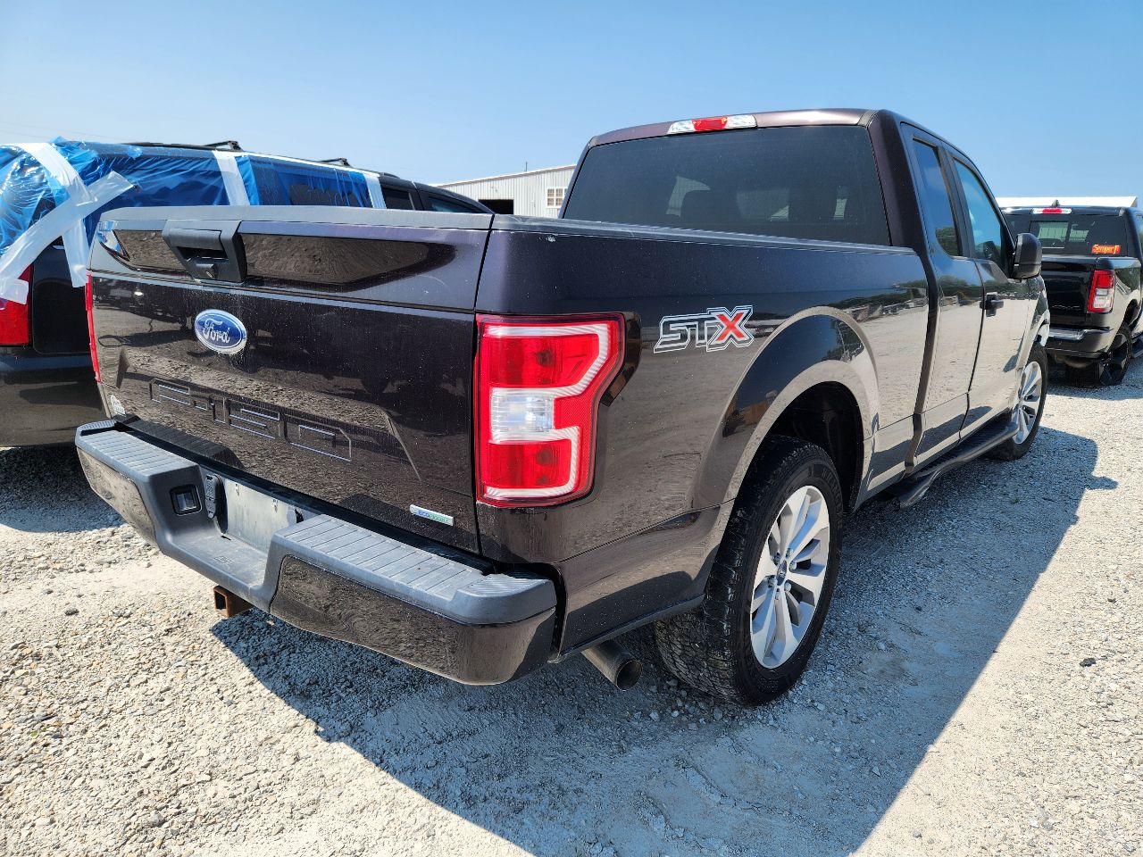 Vehicle/251282_03.jpg