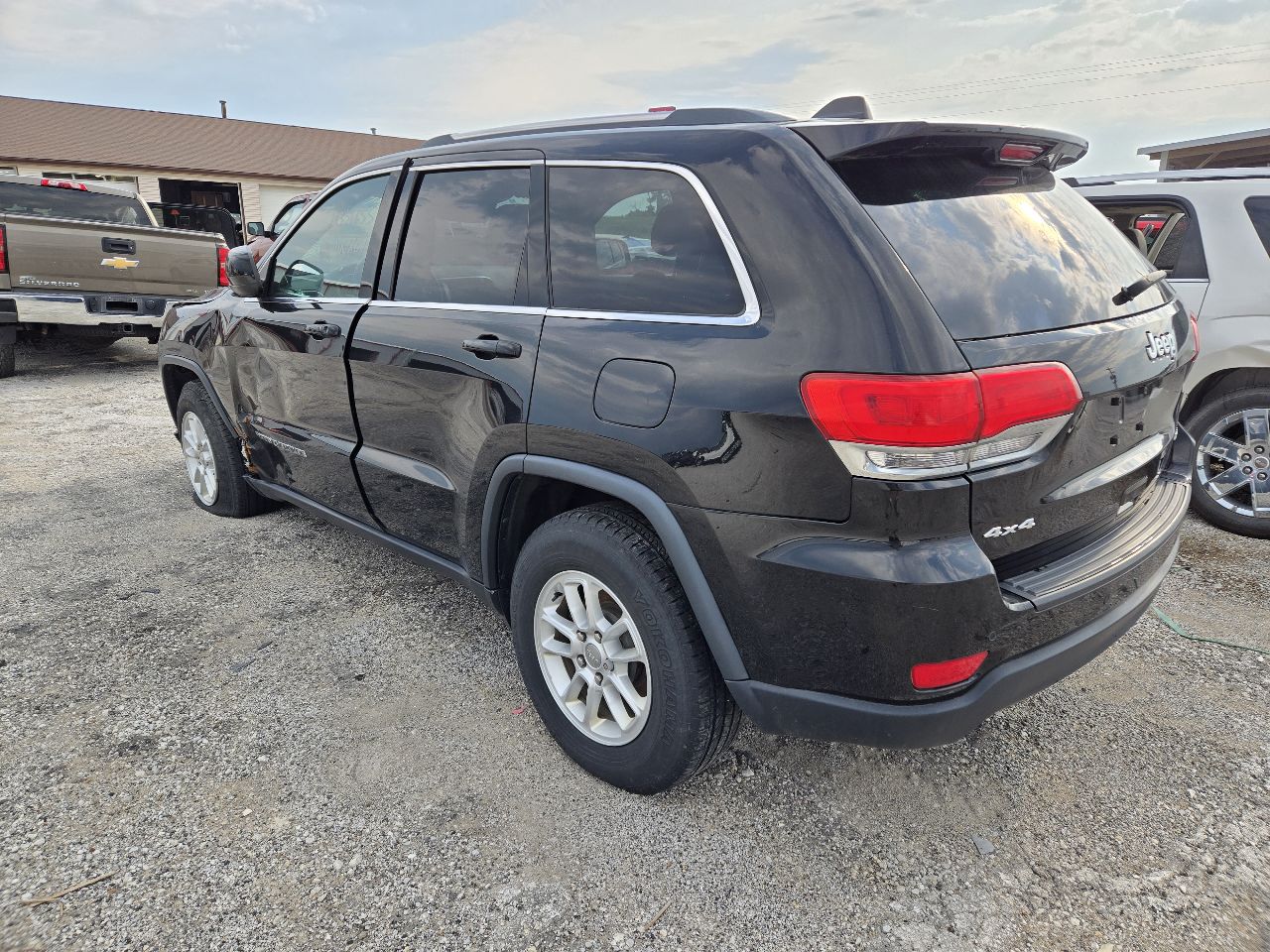Vehicle/251388_04.jpg