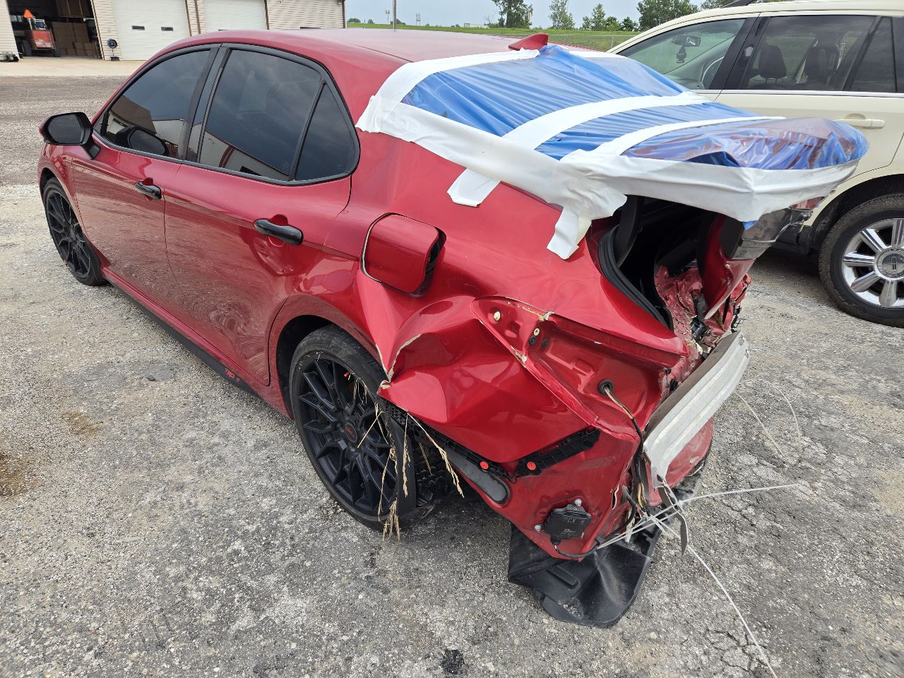 Vehicle/251390_06.jpg