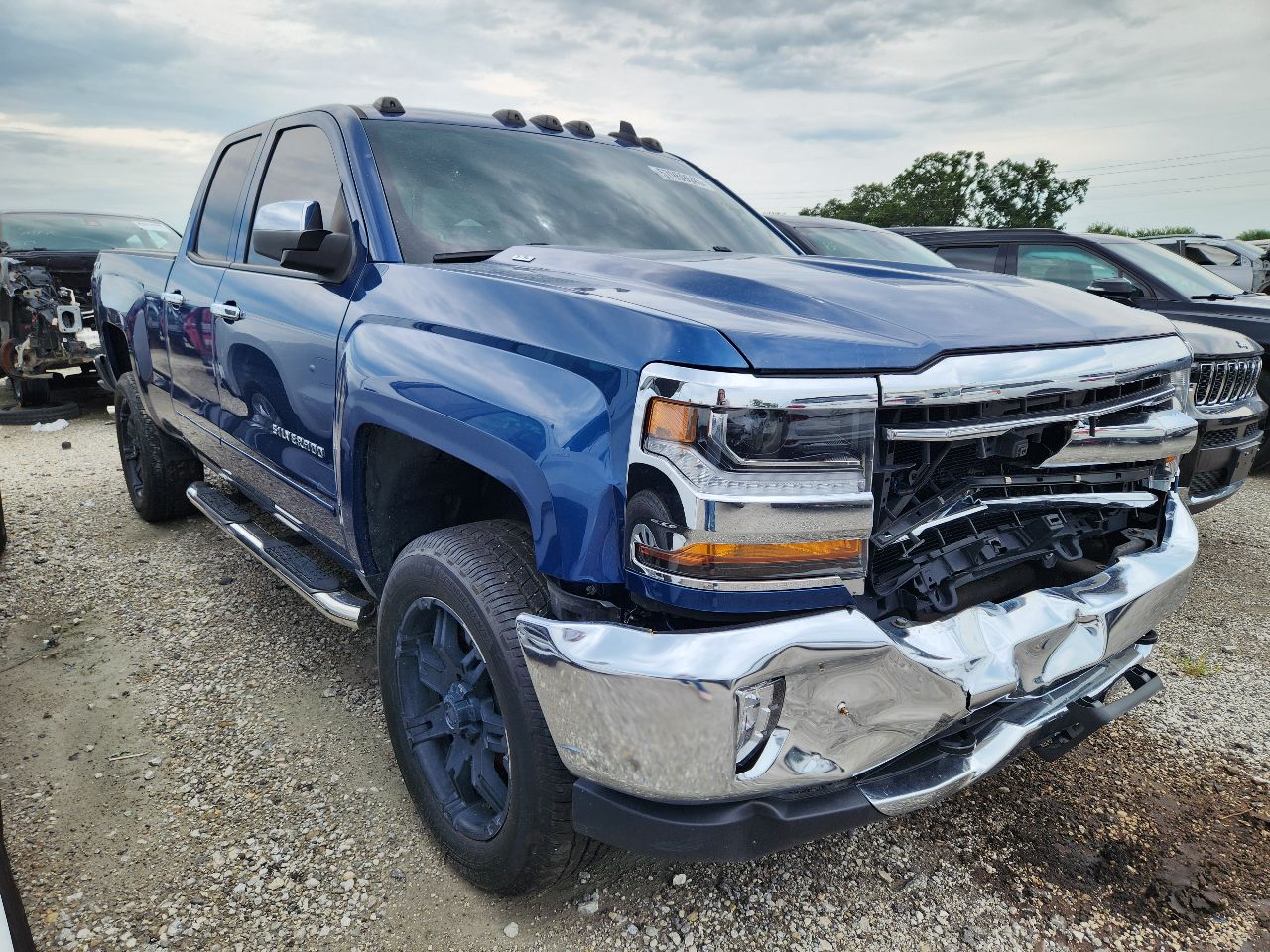 Vehicle/251459_04.jpg