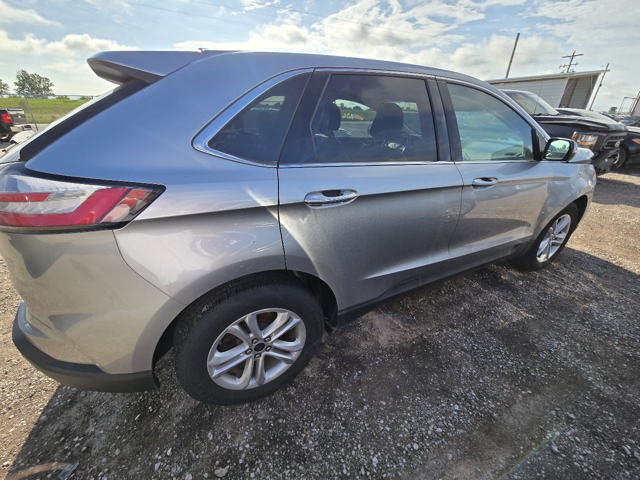 Vehicle/251521_10.jpg