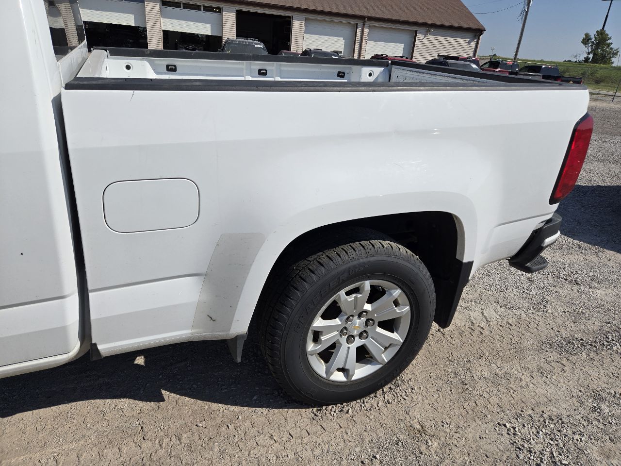 Vehicle/251596_04.jpg