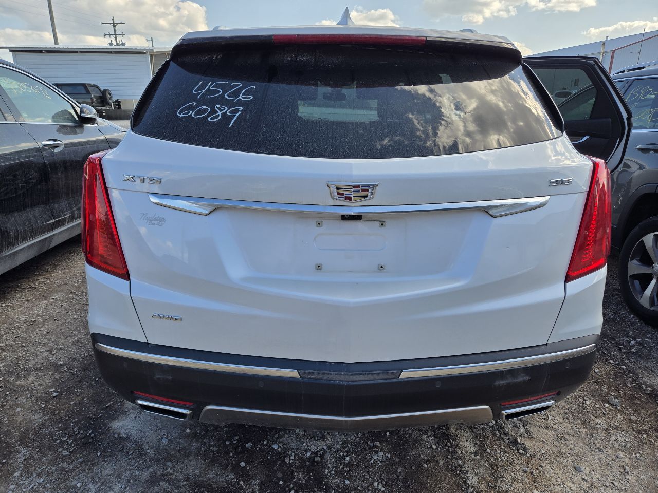 Vehicle/251598_06.jpg