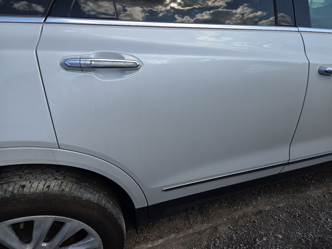 Vehicle/251598_08.jpg