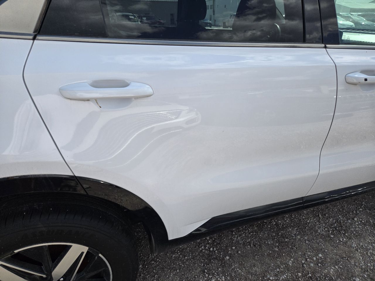 https://f005.backblazeb2.com/file/img-partshotlines-com/Inventory/EX441/Vehicle/251606_09.jpg