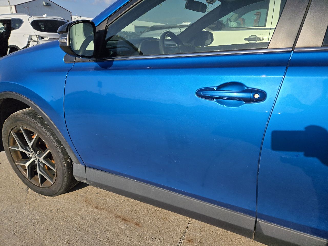 Vehicle/251608_03.jpg