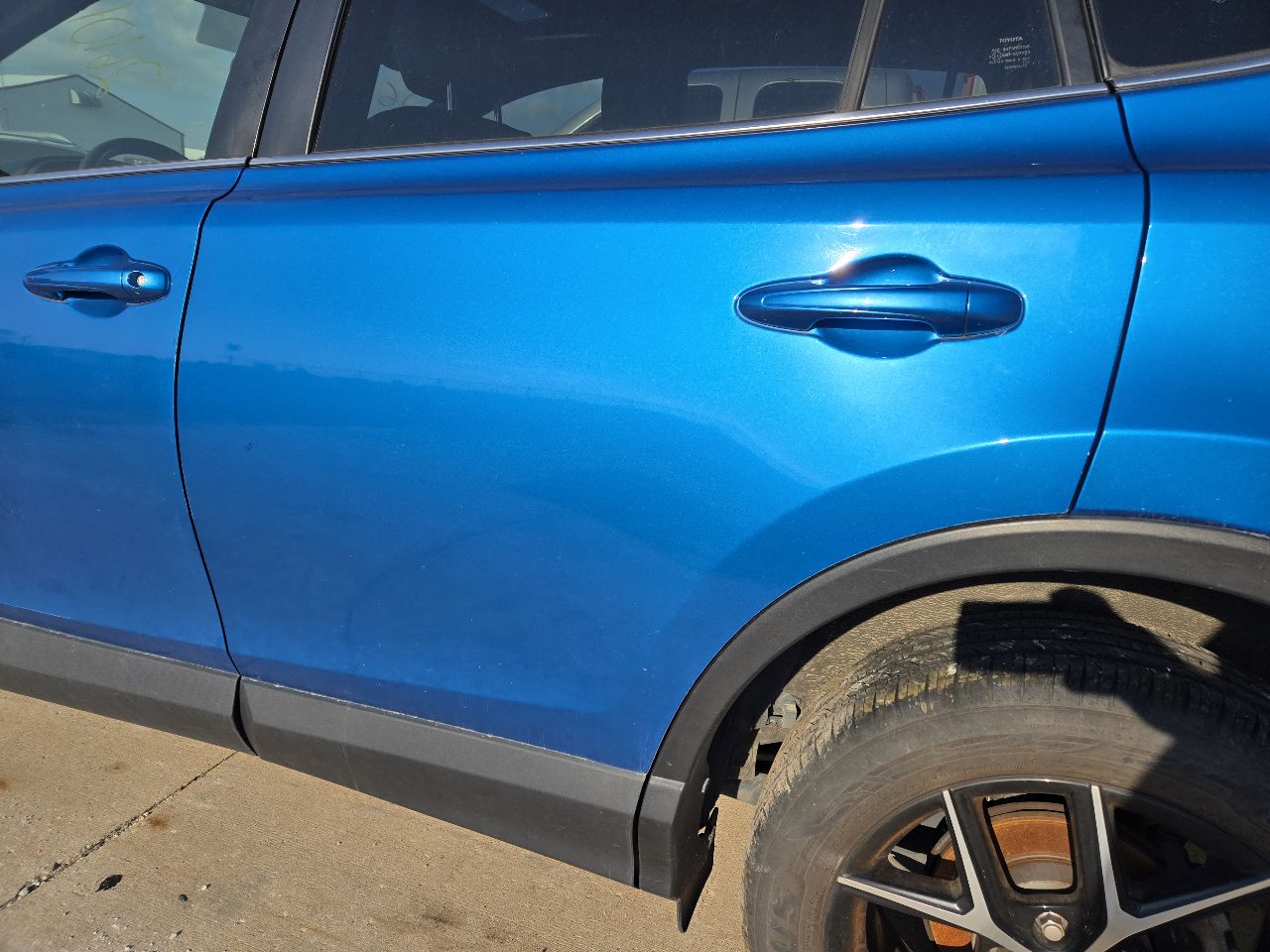 Vehicle/251608_04.jpg