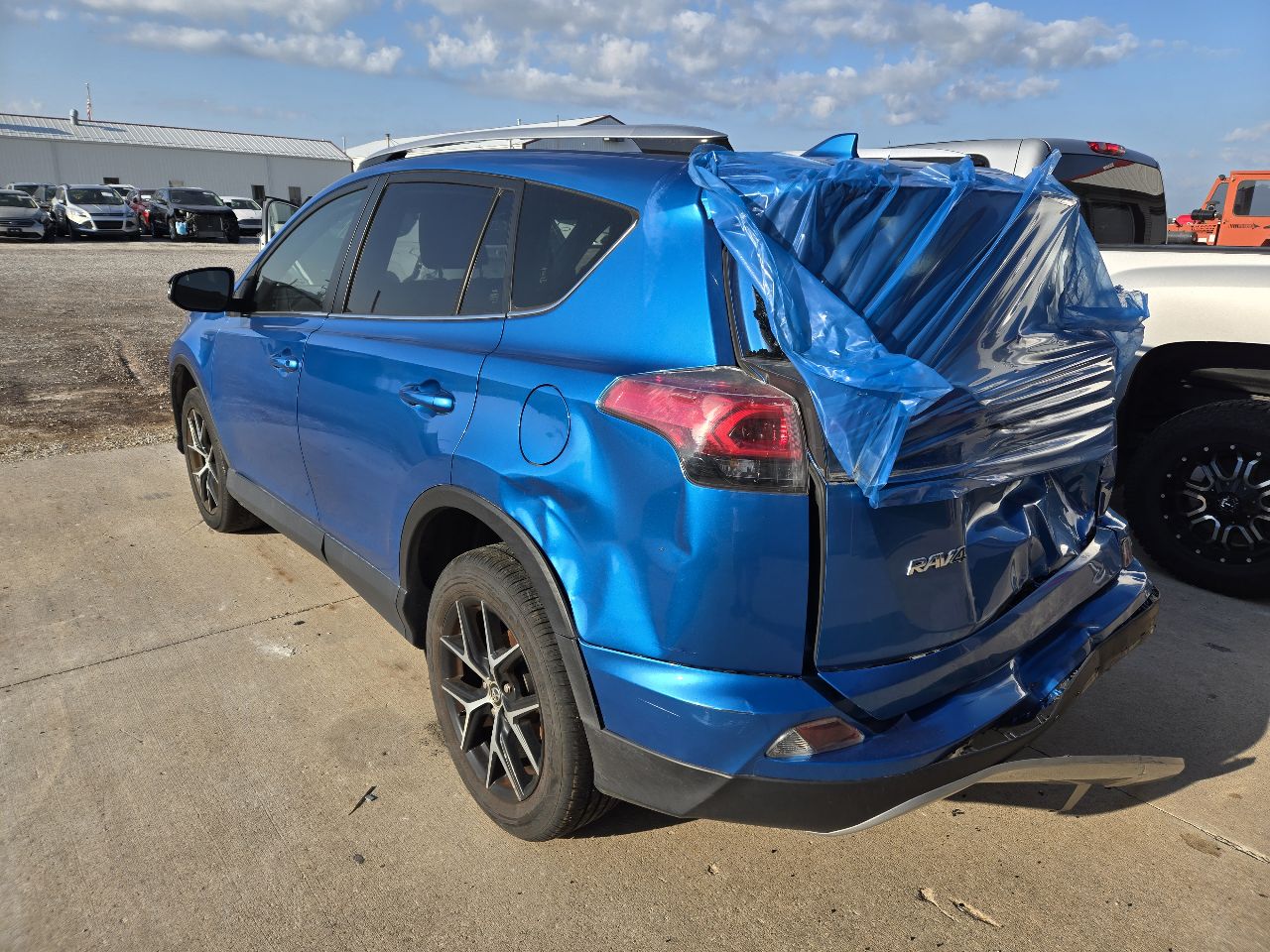 Vehicle/251608_06.jpg