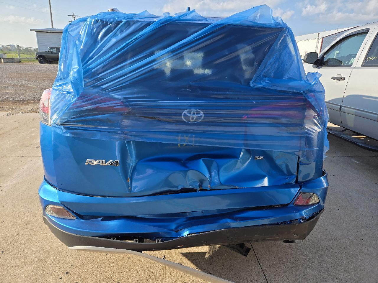 Vehicle/251608_07.jpg