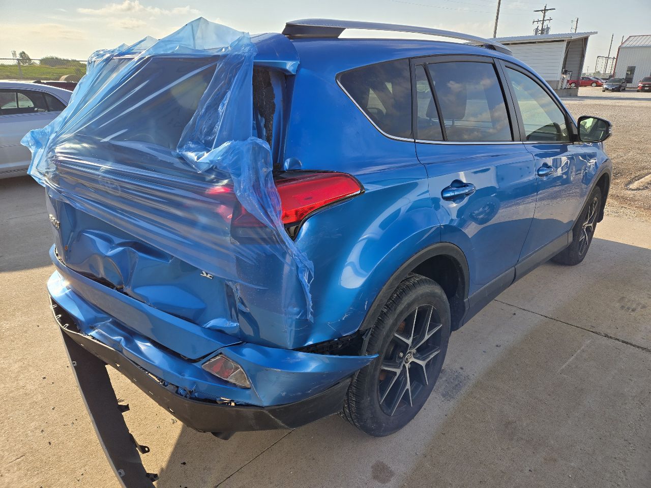 Vehicle/251608_08.jpg