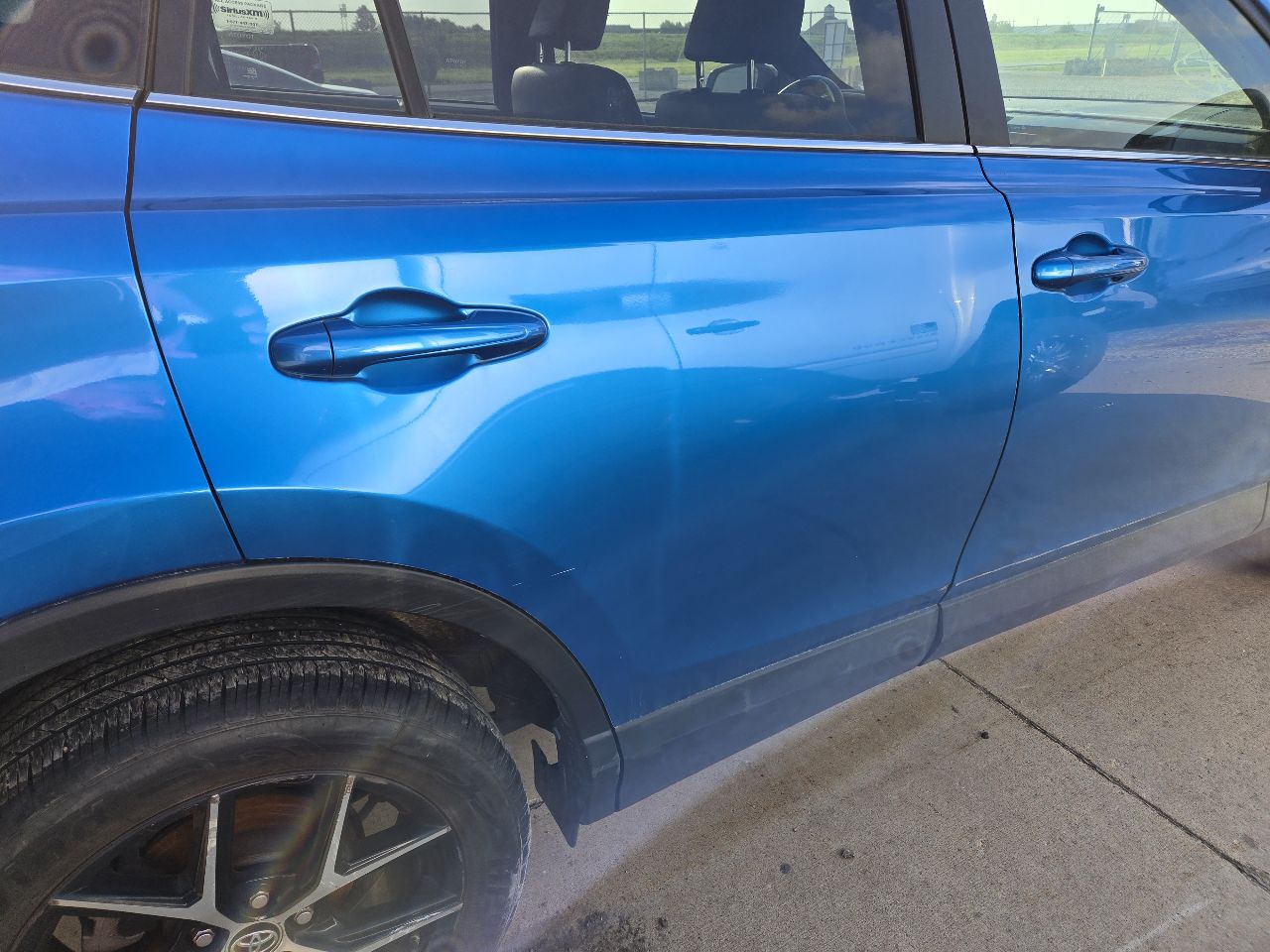Vehicle/251608_09.jpg