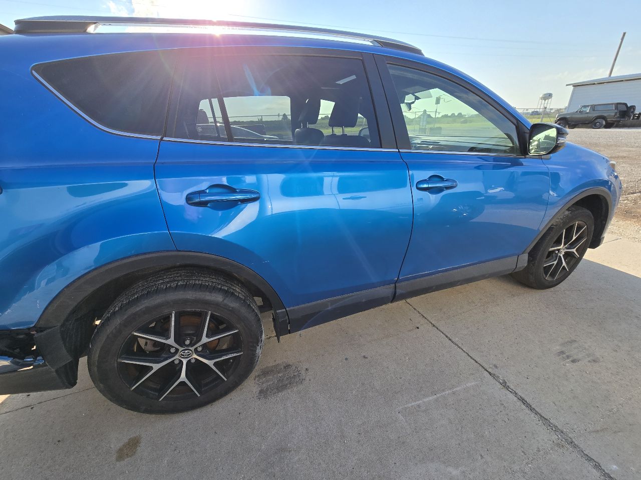 Vehicle/251608_12.jpg