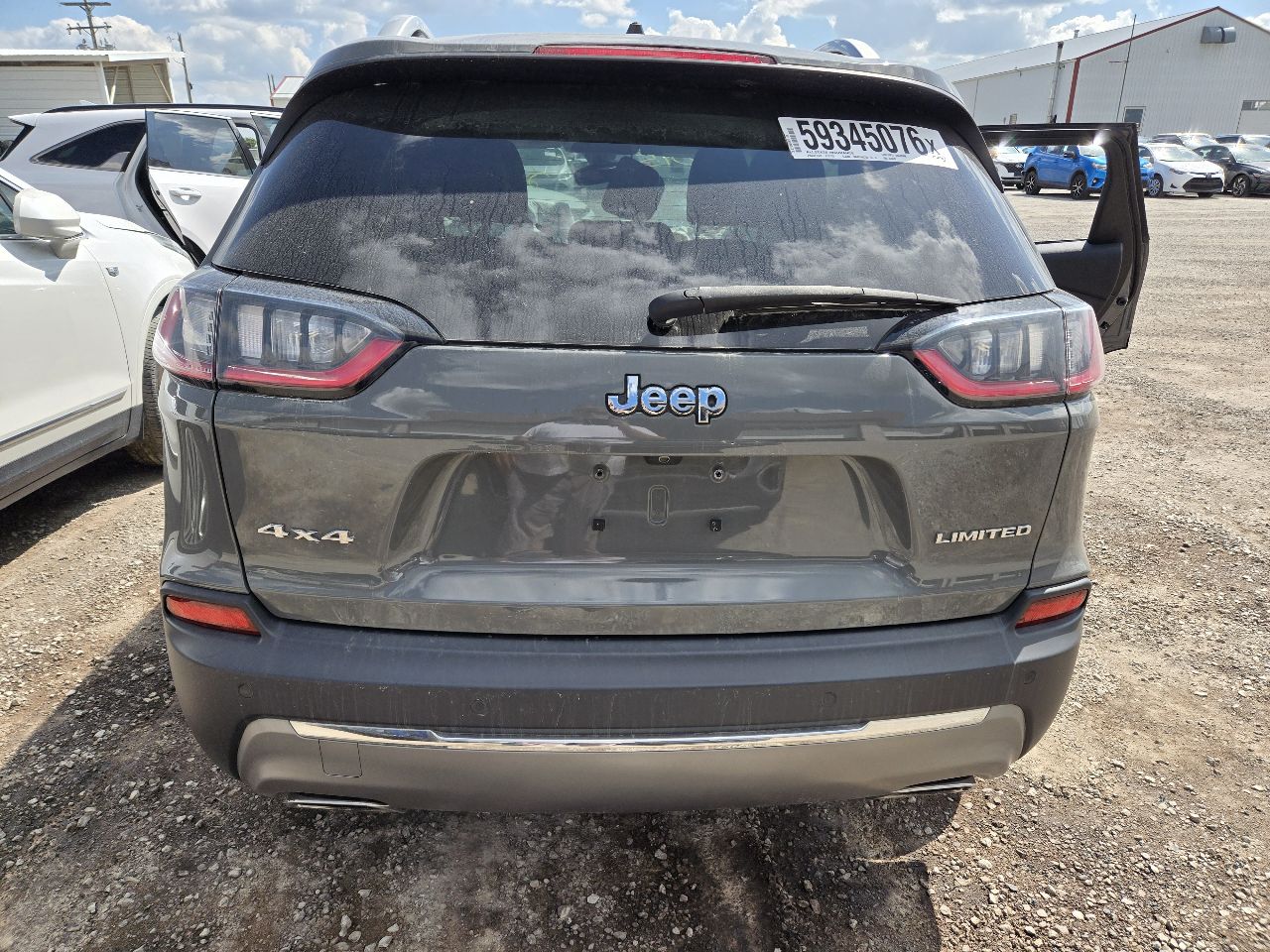 Vehicle/251610_07.jpg