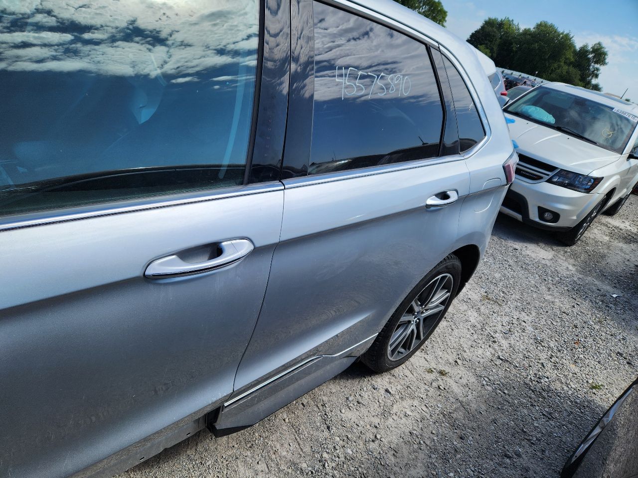 Vehicle/251667_09.jpg