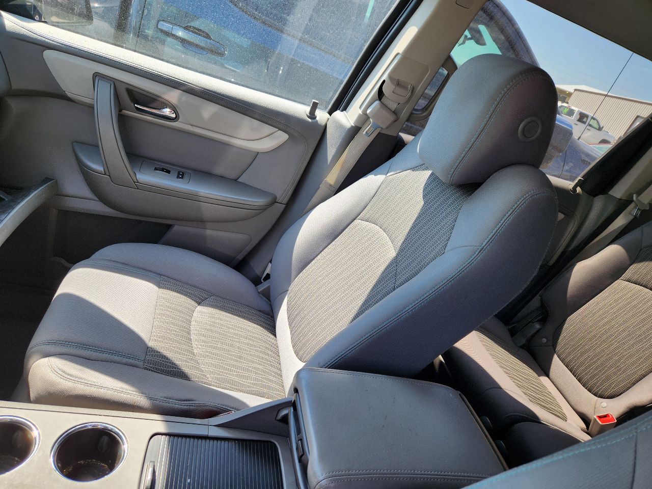 Vehicle/251675_17.jpg