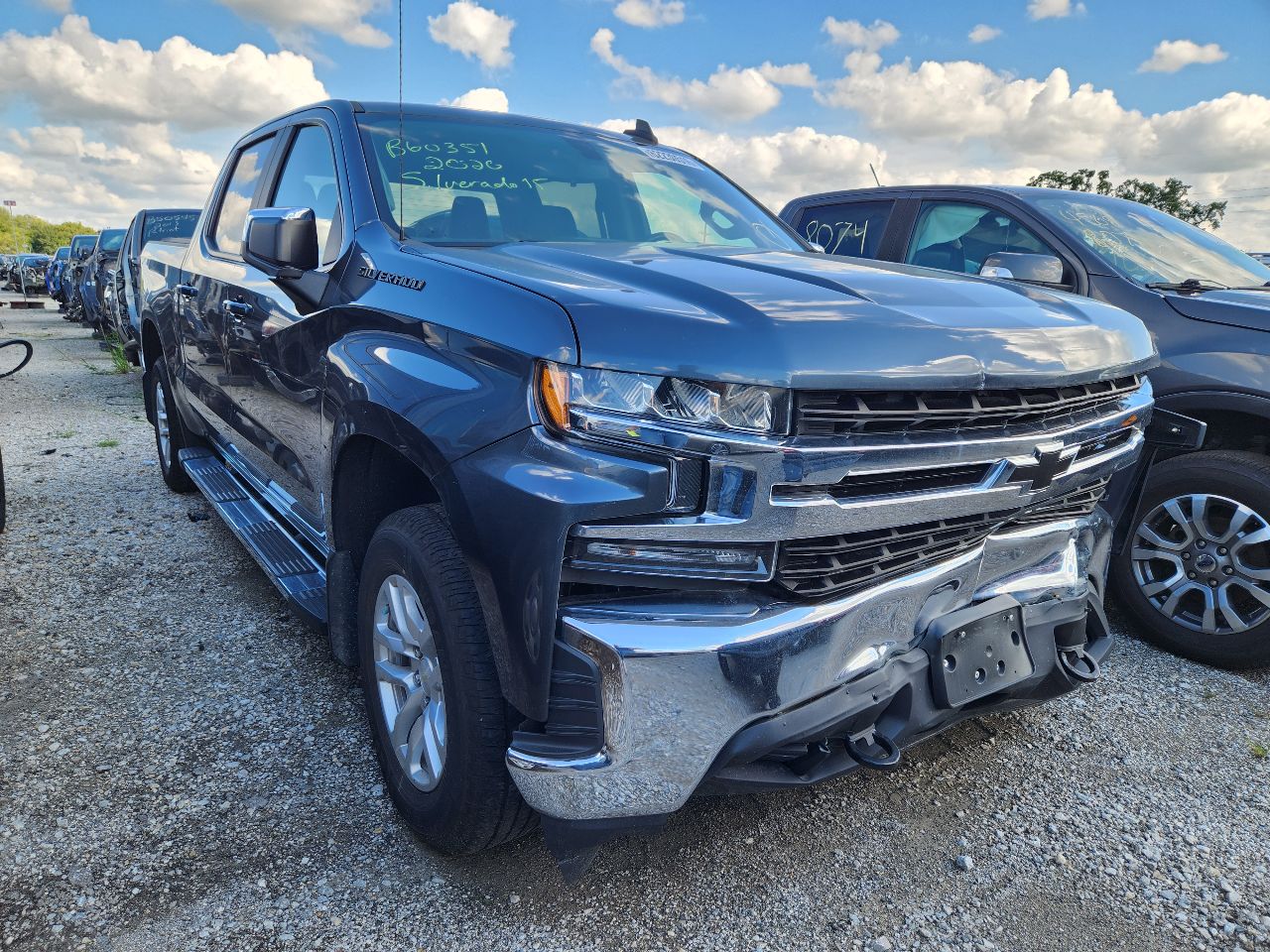 Vehicle/251737_04.jpg