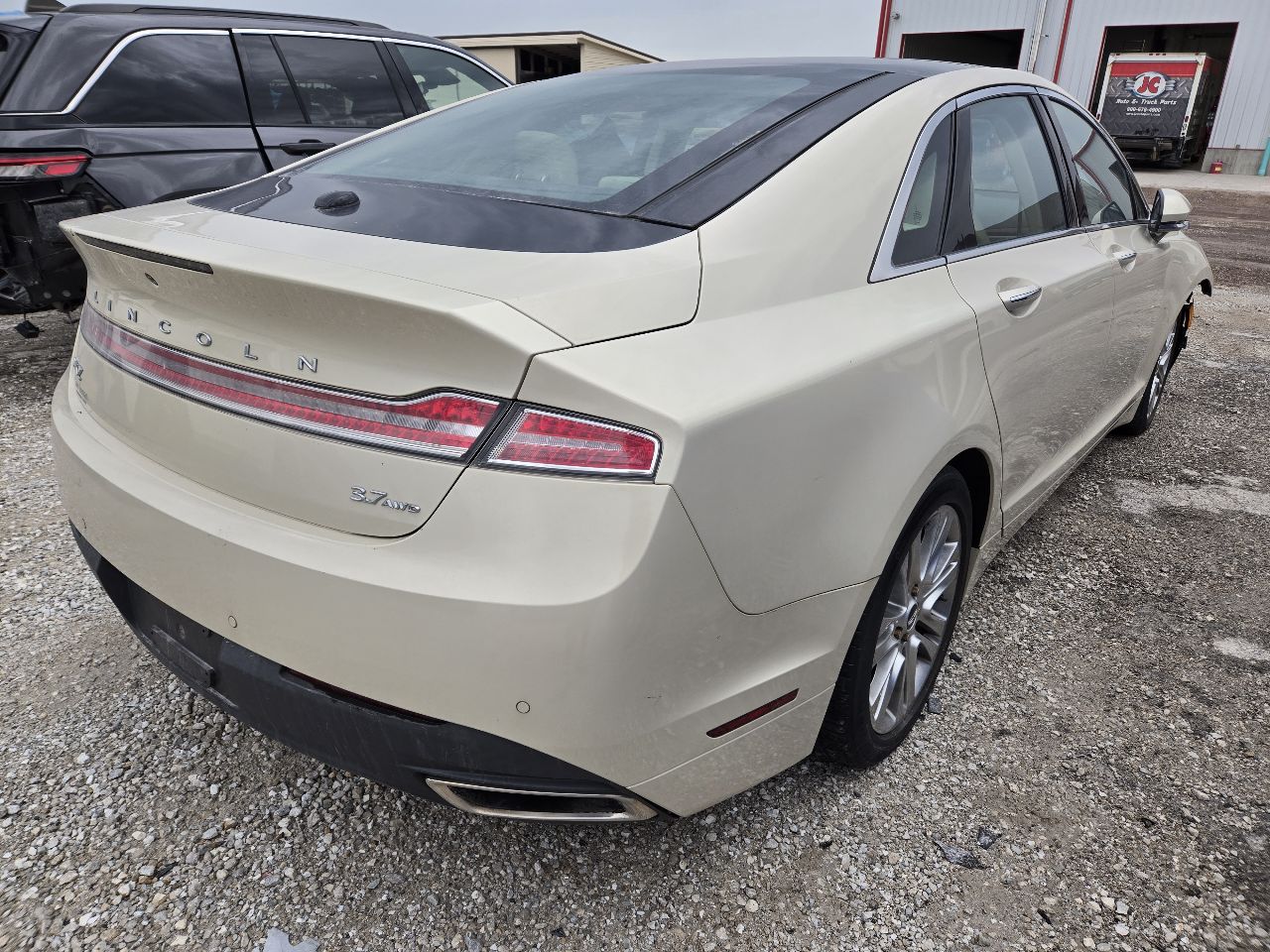 https://f005.backblazeb2.com/file/img-partshotlines-com/Inventory/EX441/Vehicle/251768_09.jpg