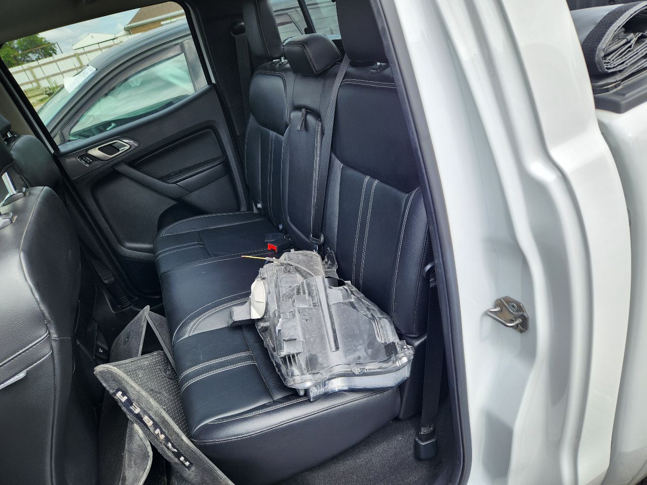 https://f005.backblazeb2.com/file/img-partshotlines-com/Inventory/EX441/Vehicle/251810_12.jpg