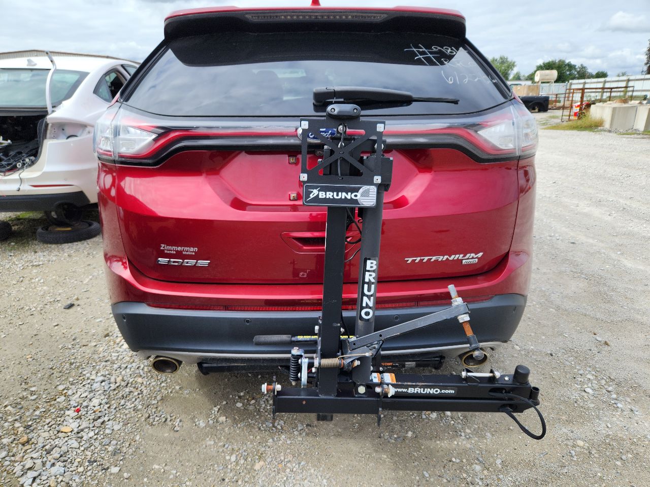 Vehicle/251813_11.jpg