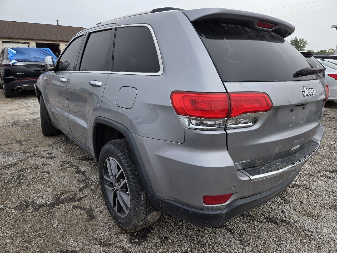 Vehicle/251823_05.jpg