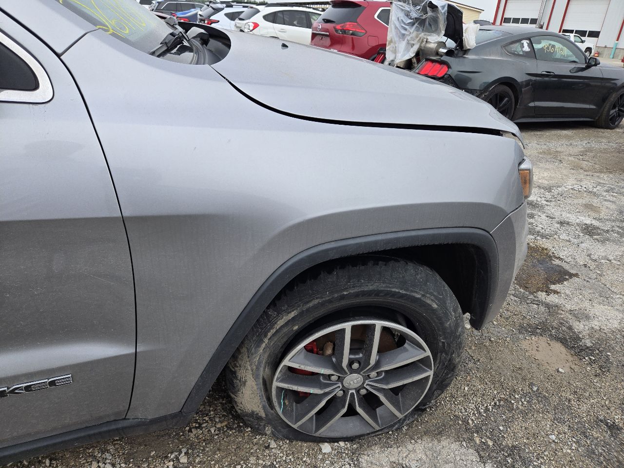 Vehicle/251823_11.jpg
