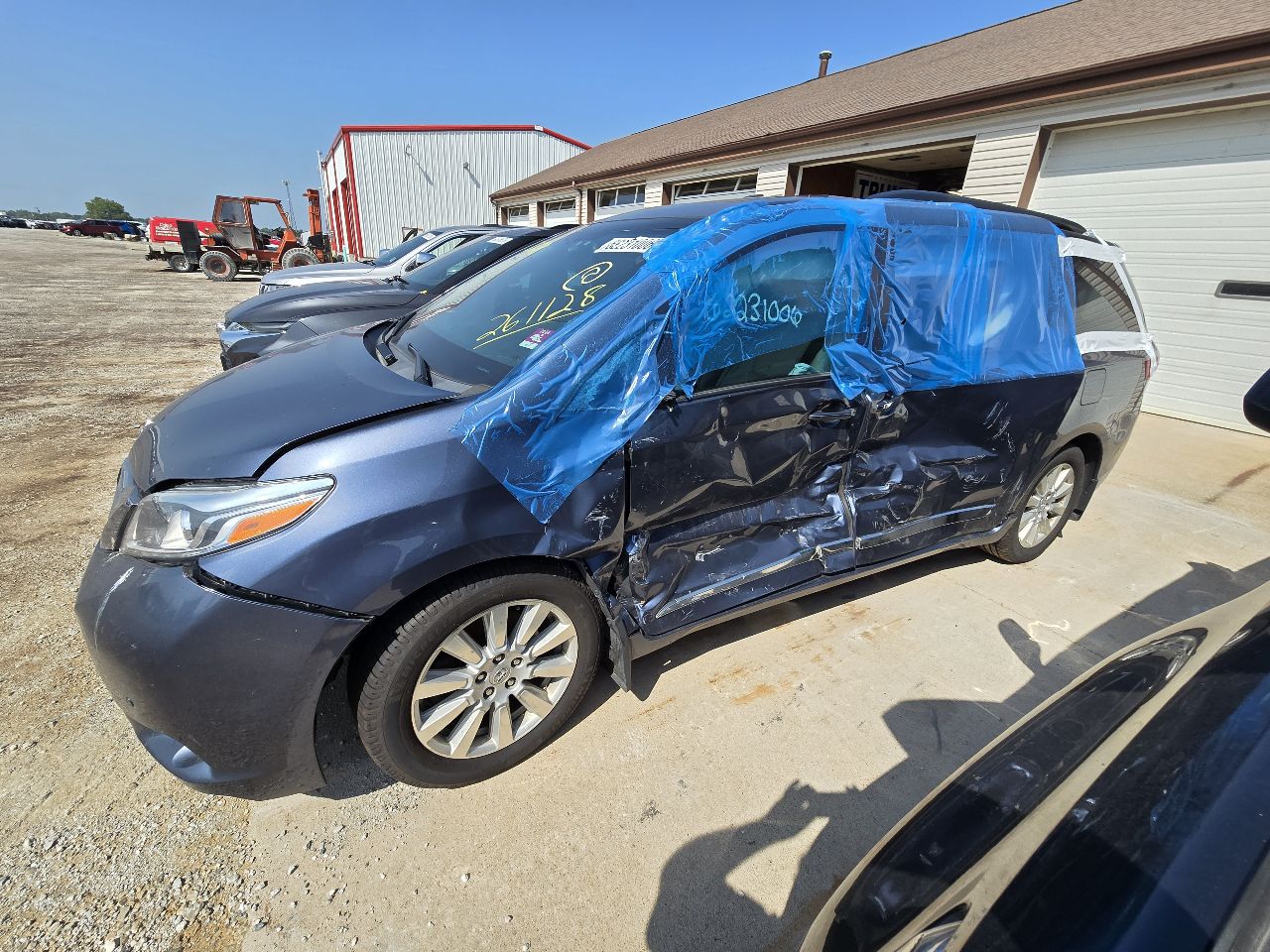 Vehicle/251876_02.jpg