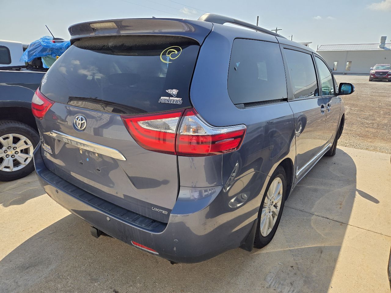 Vehicle/251876_05.jpg