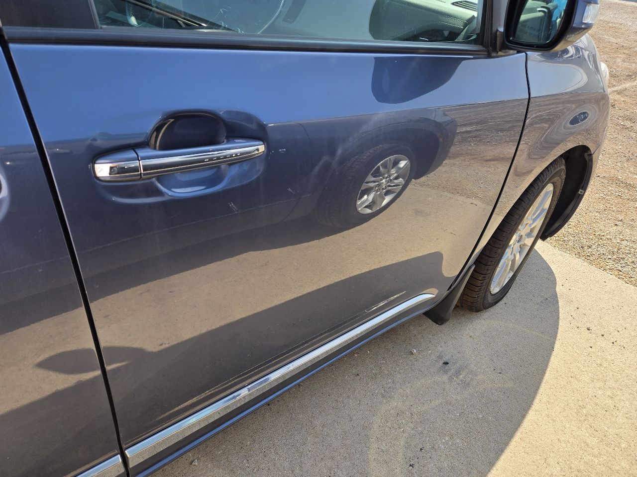 Vehicle/251876_08.jpg
