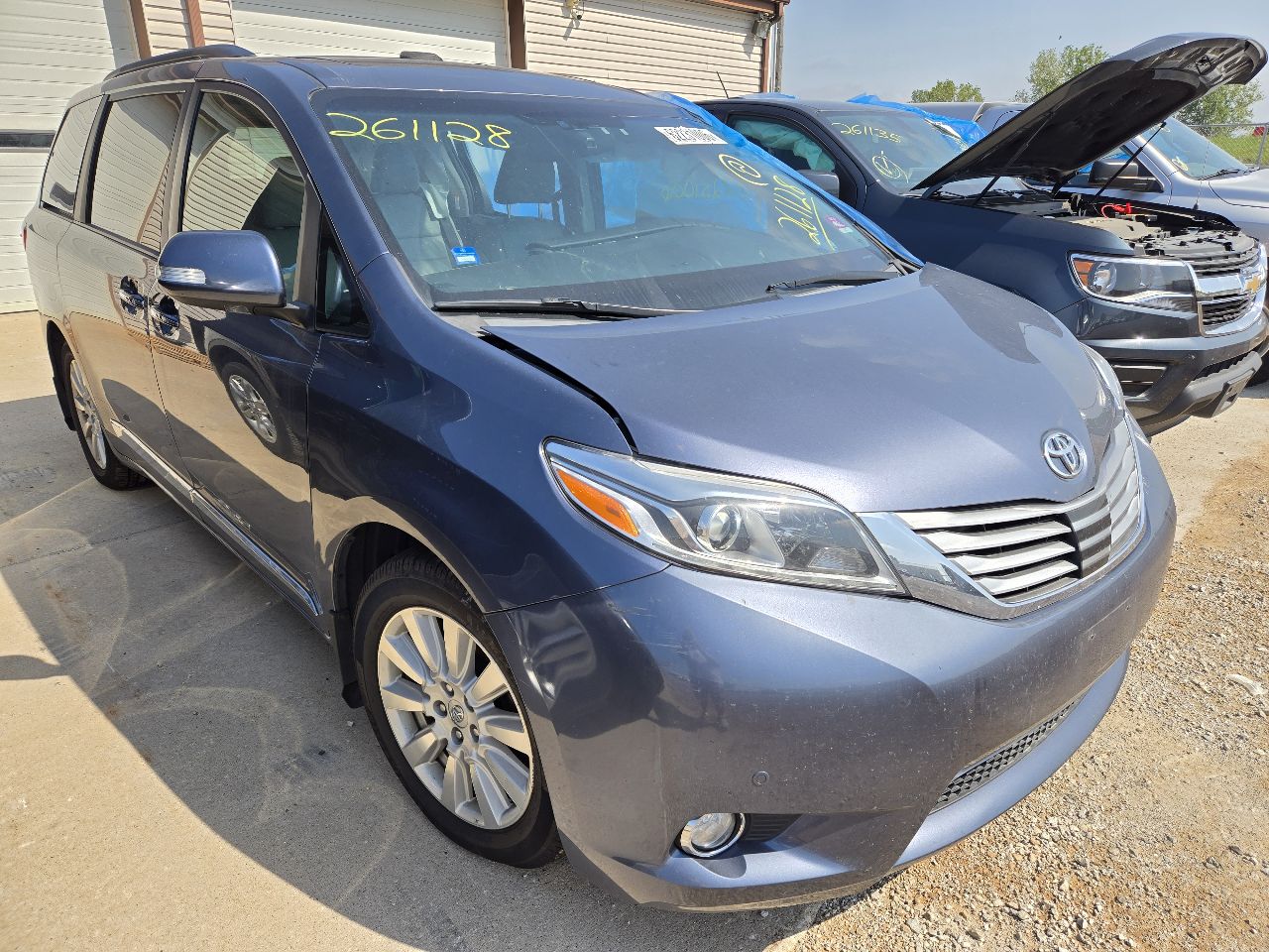 Vehicle/251876_10.jpg