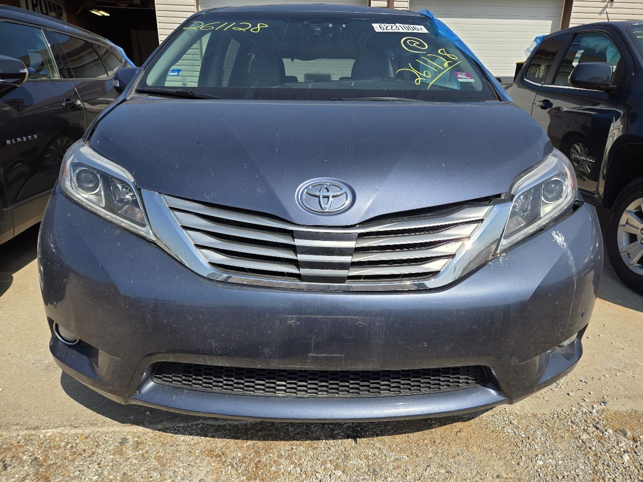Vehicle/251876_12.jpg