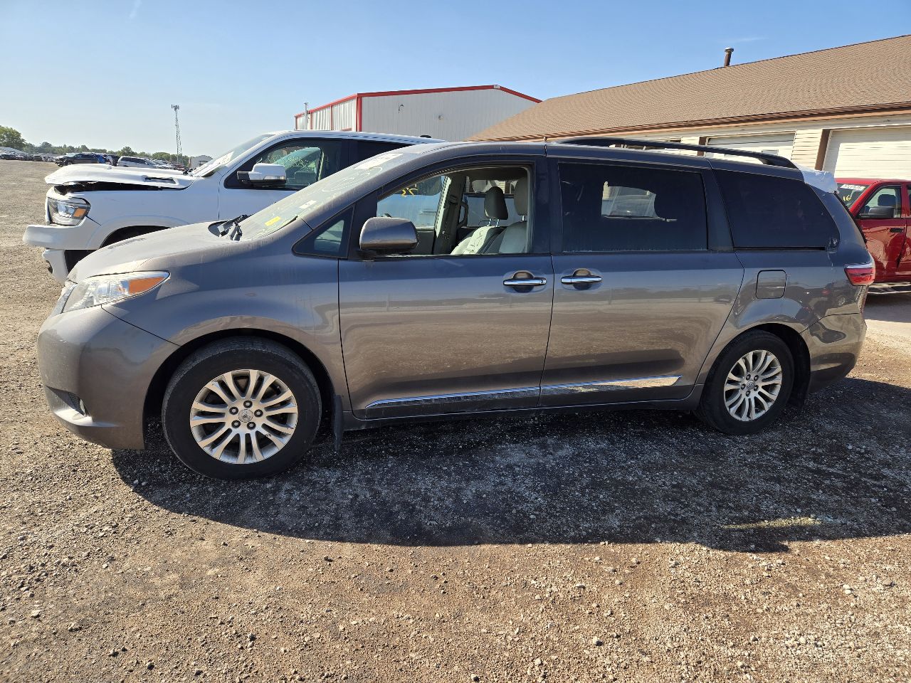Vehicle/252062_02.jpg