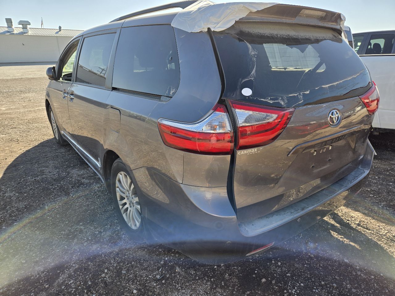 Vehicle/252062_06.jpg