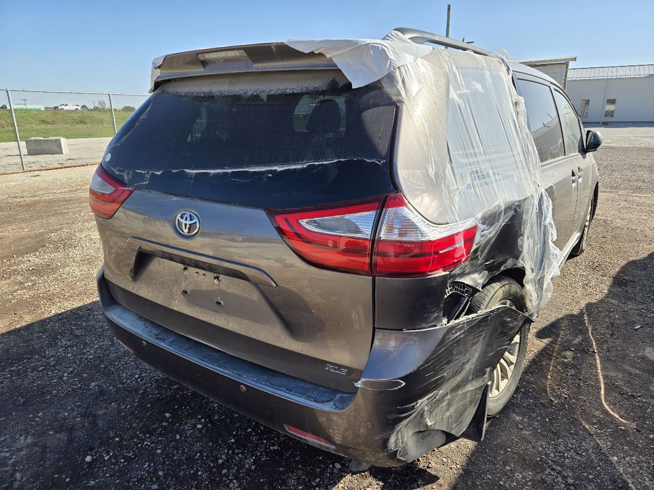 Vehicle/252062_08.jpg