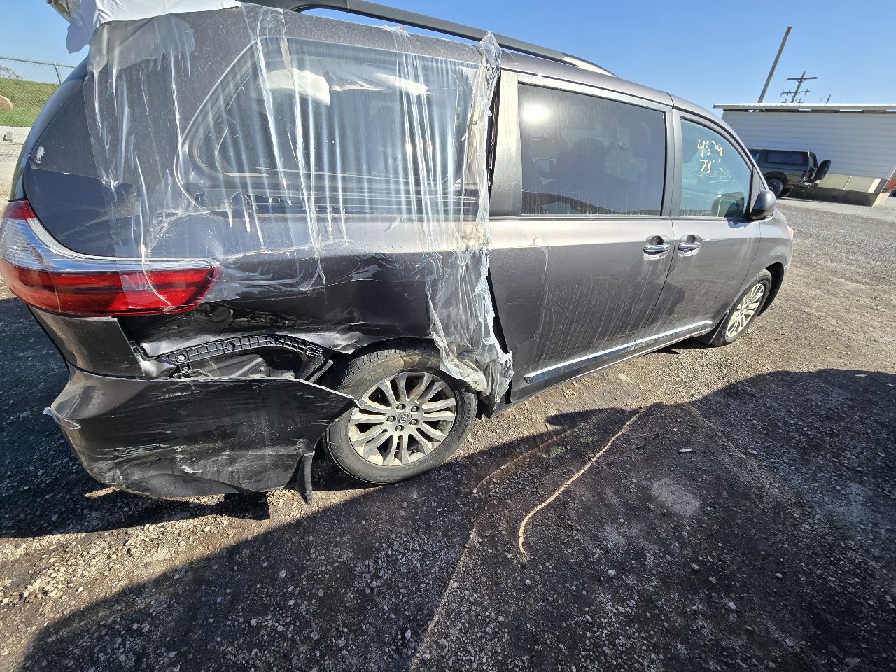 Vehicle/252062_09.jpg