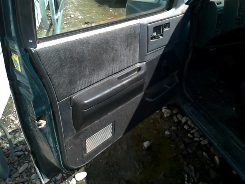 https://f005.backblazeb2.com/file/img-partshotlines-com/Inventory/EX465/Vehicle/32526_06.jpg